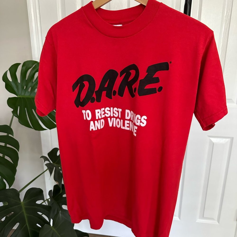 D.A.R.E Red 90's Graphic Logo T-Shirt, Medium
